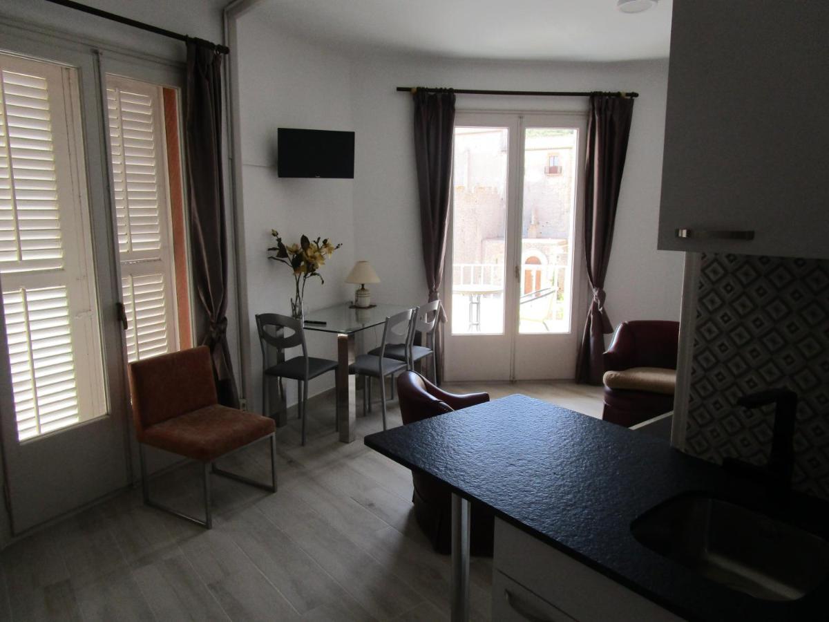 Hotel Apartaments Gesoria Porta Ferrada ซานต์เฟลิอูเดกีโซลส์ ภายนอก รูปภาพ