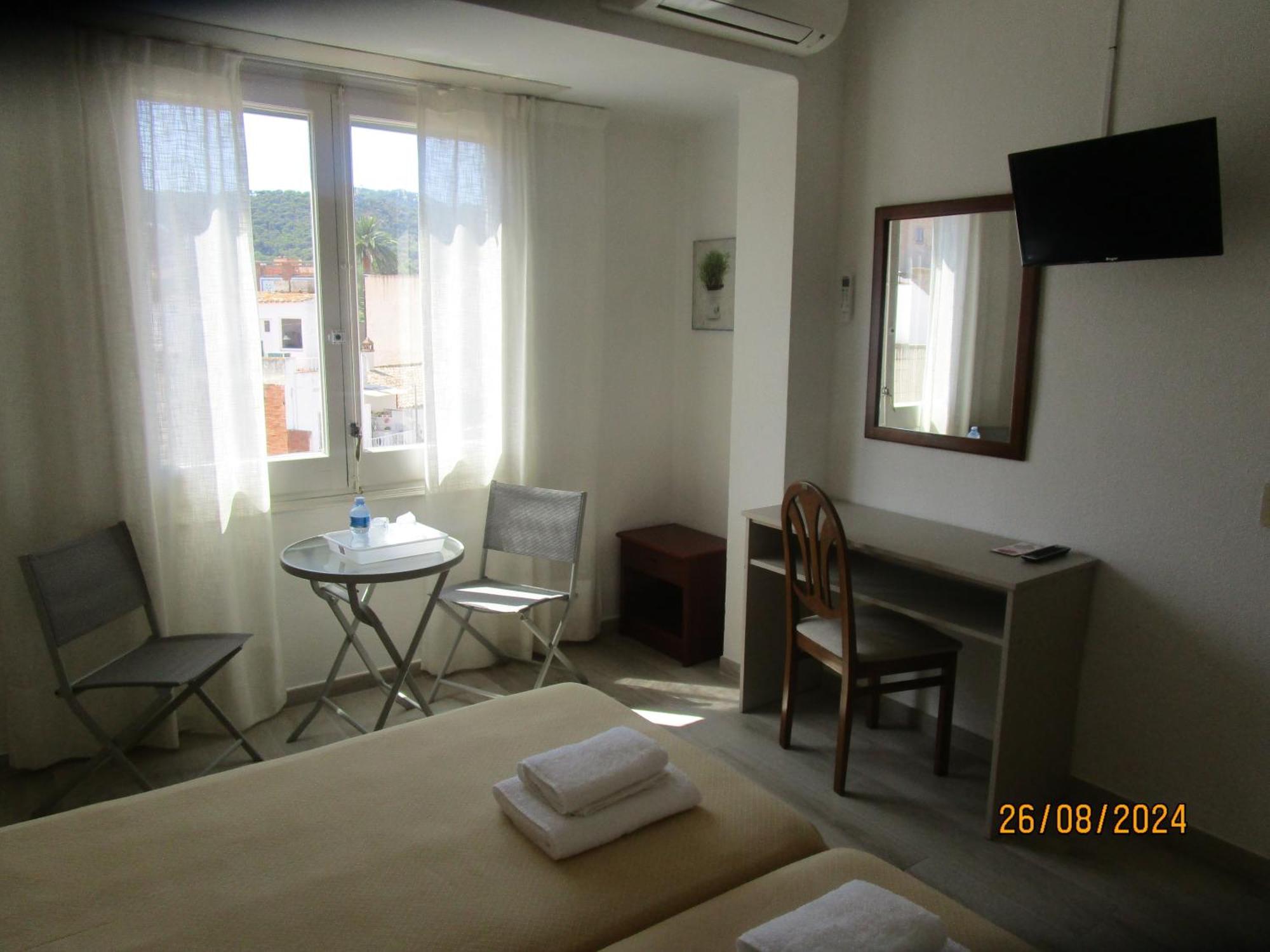 Hotel Apartaments Gesoria Porta Ferrada ซานต์เฟลิอูเดกีโซลส์ ภายนอก รูปภาพ