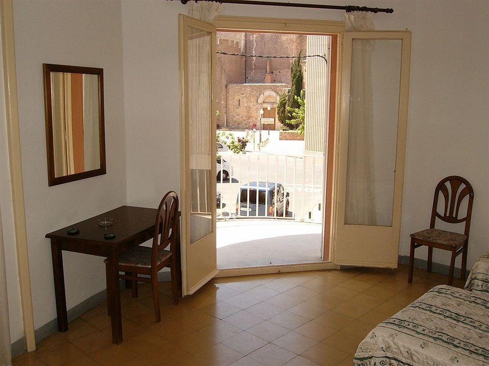 Hotel Apartaments Gesoria Porta Ferrada ซานต์เฟลิอูเดกีโซลส์ ภายนอก รูปภาพ
