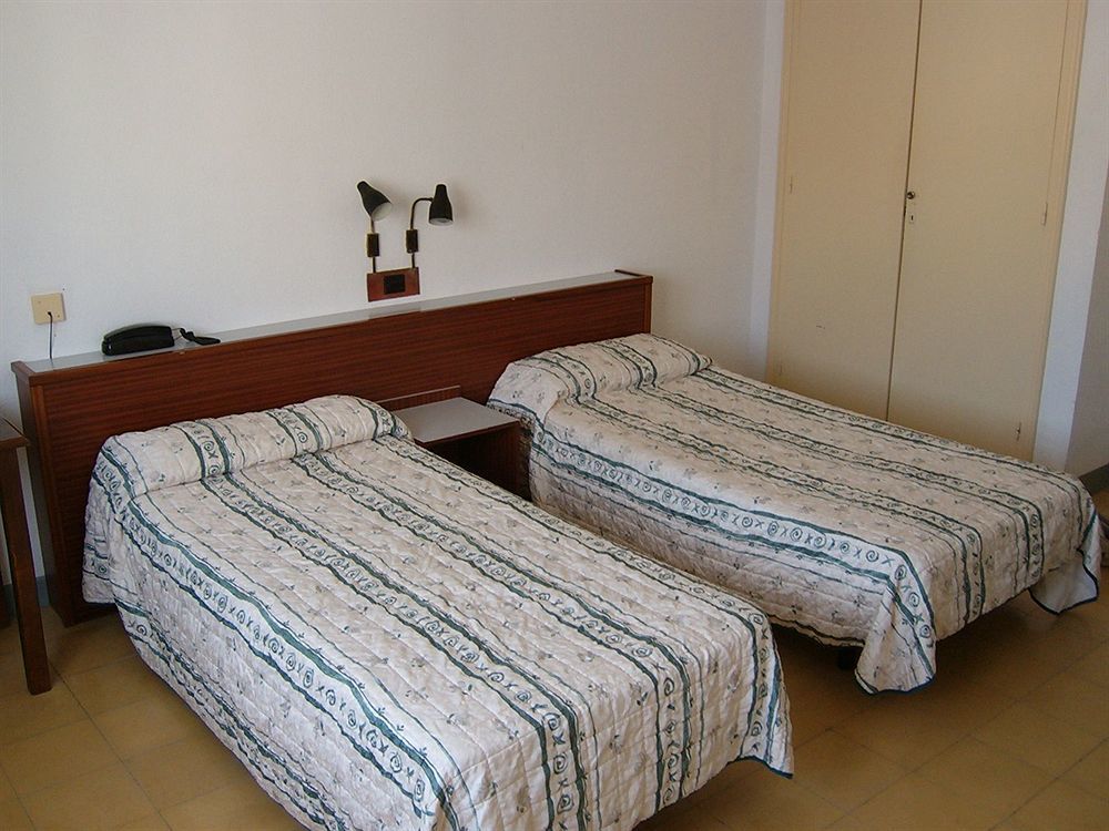 Hotel Apartaments Gesoria Porta Ferrada ซานต์เฟลิอูเดกีโซลส์ ภายนอก รูปภาพ