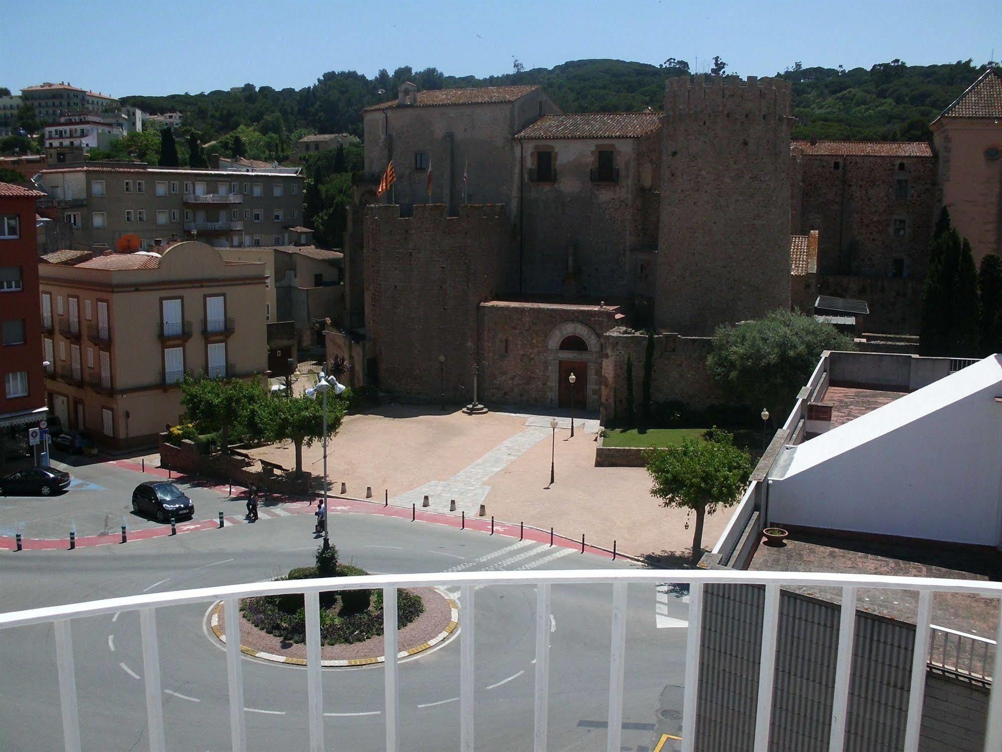 Hotel Apartaments Gesoria Porta Ferrada ซานต์เฟลิอูเดกีโซลส์ ภายนอก รูปภาพ