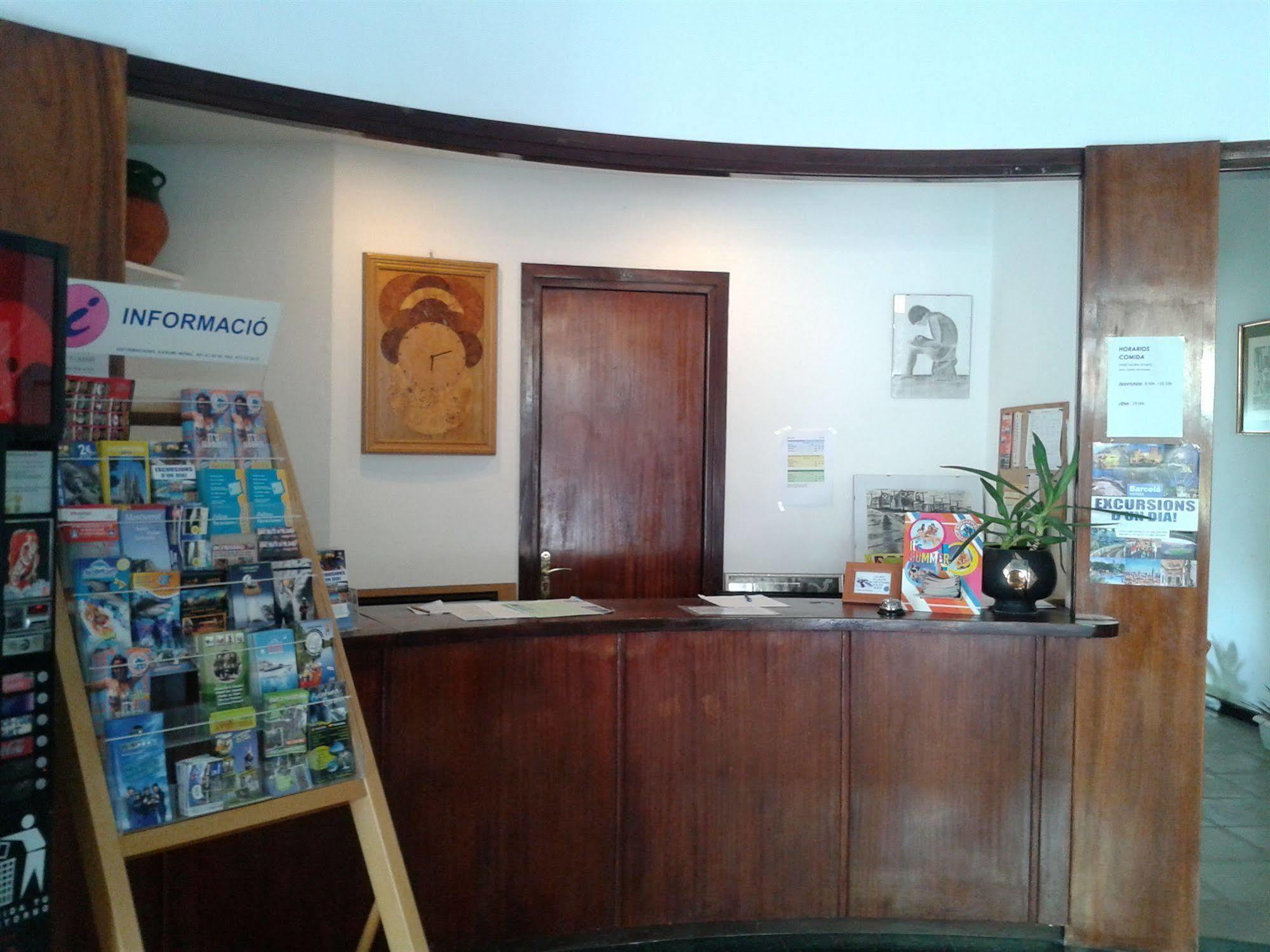 Hotel Apartaments Gesoria Porta Ferrada ซานต์เฟลิอูเดกีโซลส์ ภายนอก รูปภาพ