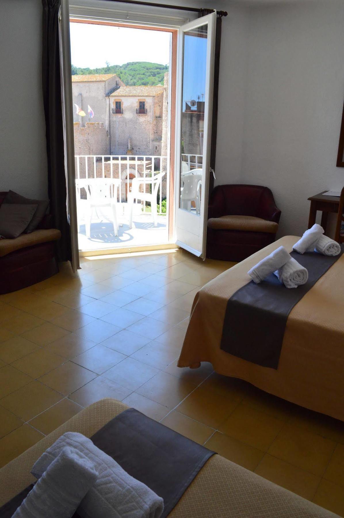 Hotel Apartaments Gesoria Porta Ferrada ซานต์เฟลิอูเดกีโซลส์ ภายนอก รูปภาพ